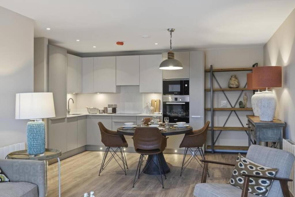 בלפסט 5* Luxury, City Centre, Brand New Development מראה חיצוני תמונה