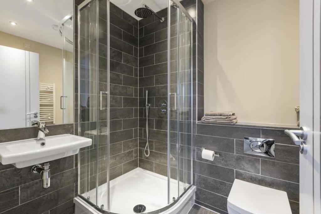 בלפסט 5* Luxury, City Centre, Brand New Development מראה חיצוני תמונה